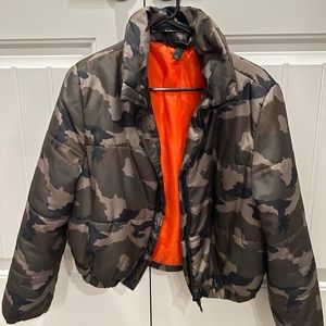 Camo Print Cropped Puffer Jacket